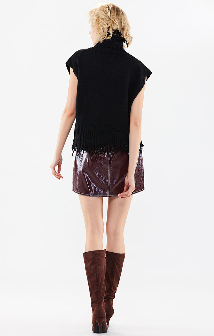 High-Collar Tassel Knitted Vest In Black
